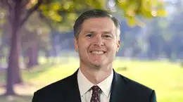 A headshot of Scott Gunter