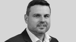 A headshot of Thorsten Doppelfeld