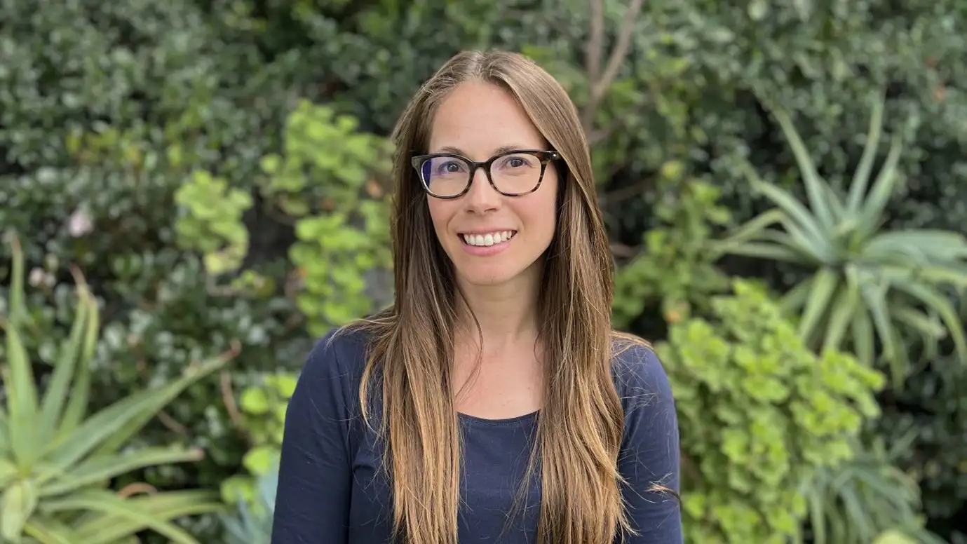 Petra Holden Headshot