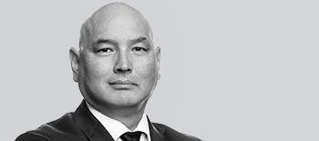 A headshot of Andy Starnes