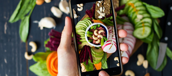 Social media and reputational risk for food and beverage companies; manage, mitigate and thrive