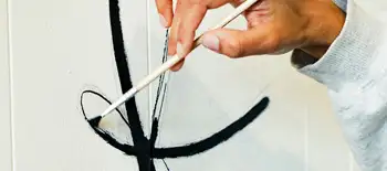 Valorizzare l'arte: Promuovere talenti emergenti e mostre di alto livello
